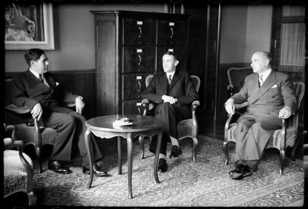 Reporting to the Foreign Minister after their return from Berlin: Ministers Froelicher and
