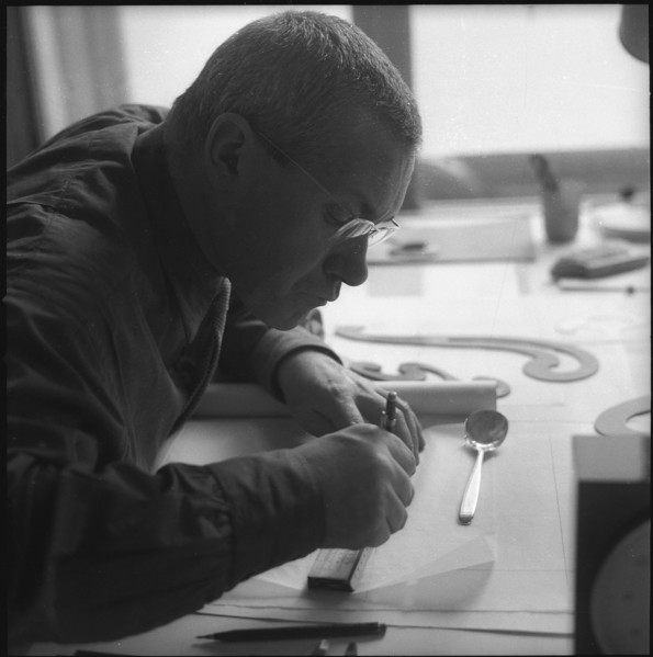 Max Bill, sculptor 1960.