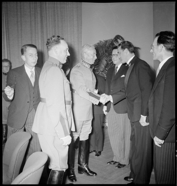 General Henri Guisan in Zurich; Kongresshaus; 1942.