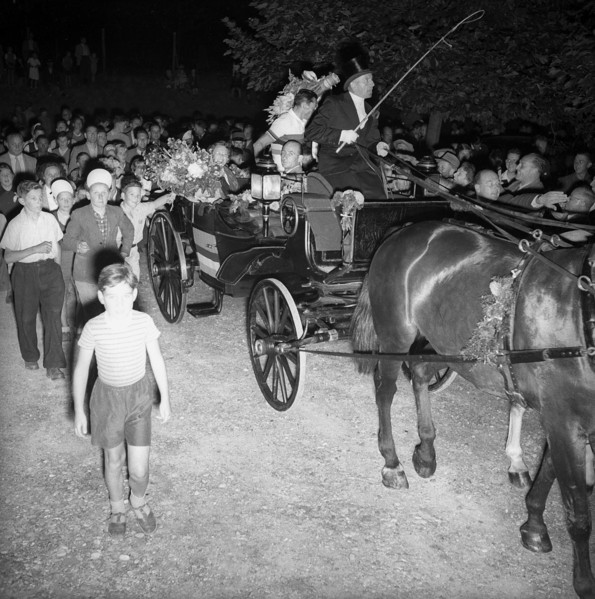 Ferdi Küblers reception at Adliswil after WC title 1951.