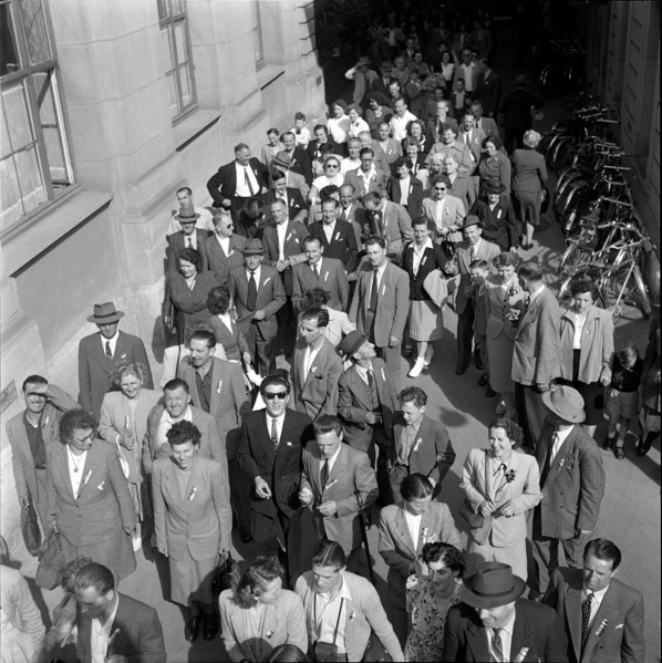 Arrival of textile workers; 1952.