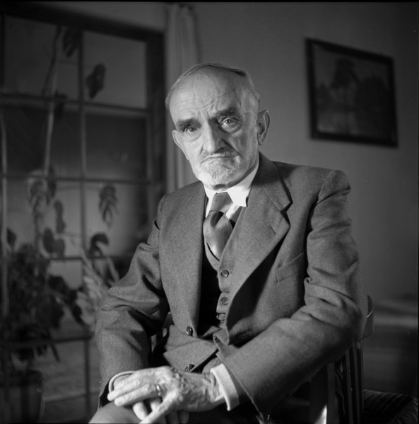 William Brunner, astronomer around 1940 .
