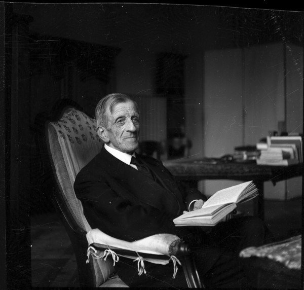 Gustave Doret circa in 1942 .