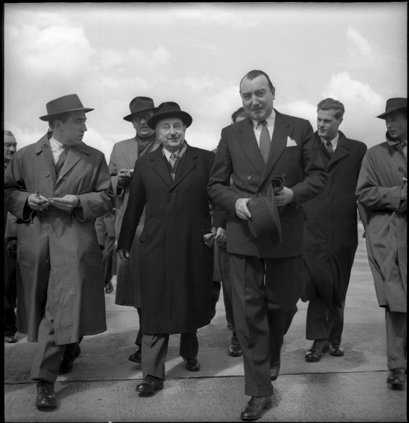Albert Devv®ze in Geneva, 1950 .
