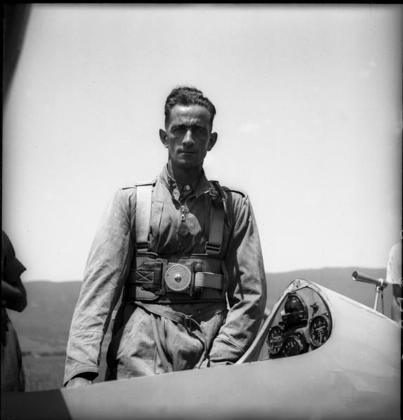 Pilot Fritz Glur before taking off to Arbedo, 1947.