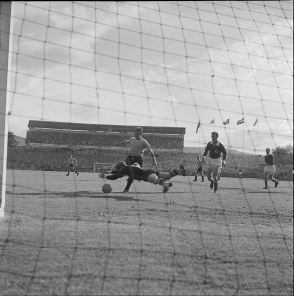 Football WC 1954, match for 3rd place: Austria - Uruguay; keeper Schmied.