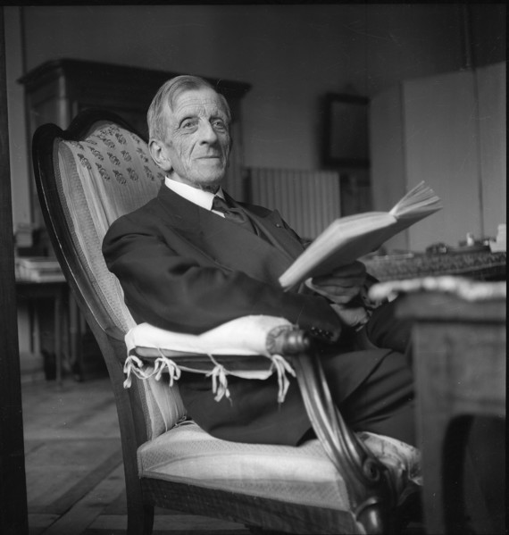 Gustave Doret circa in 1942 .