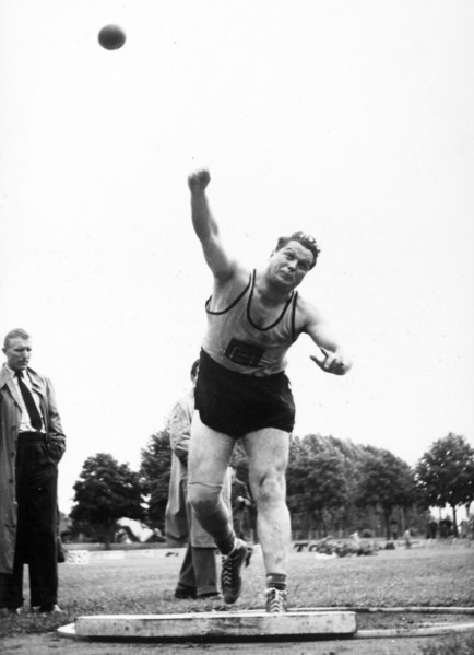 Swiss Championships 1950 Berne: Willi Senn wins.