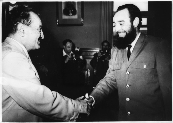 Anastas Mikoyan and Antonio Nuv±ez Jimv©nez, Moscow 1960 .