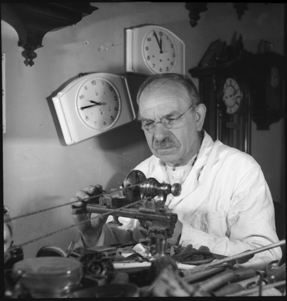 Clockmaker G. Jehle, Zurich ca. 1950 .