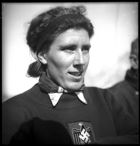 Skier Christl Cranz ca. 1940 .