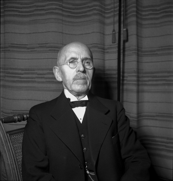 Dr. h.c. Karl Paul Taeuber-Amsler, Zurich 1942