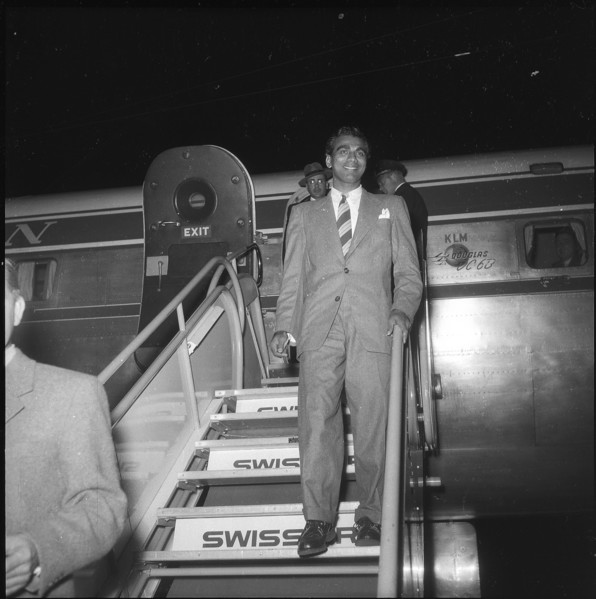 Prime Minister Cheddi Jagan in Kloten 1953 .