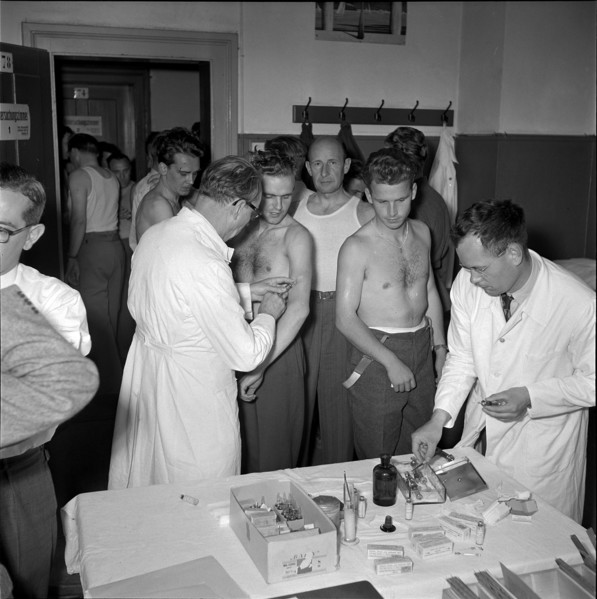 Last vaccination for the members of the swiss mission to Korea. casern Berne 1953
