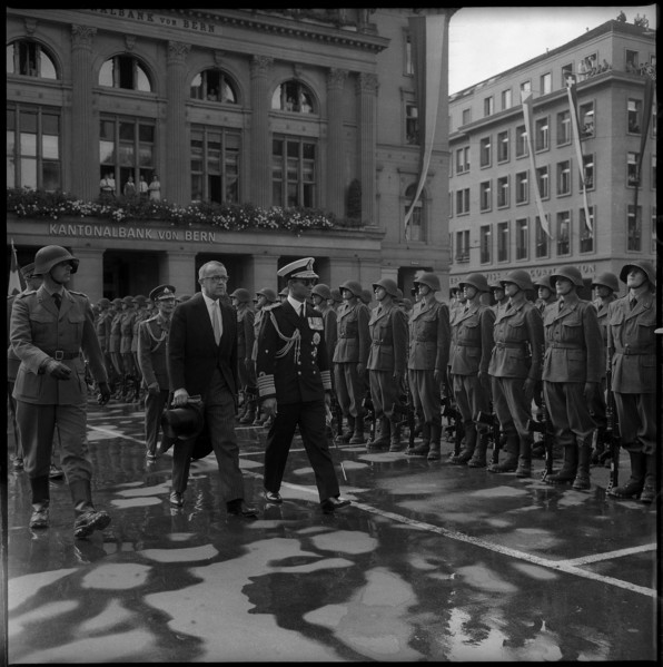 State visit of King Bhumibol of Thailand, Max Petitpierre (l), 1960
