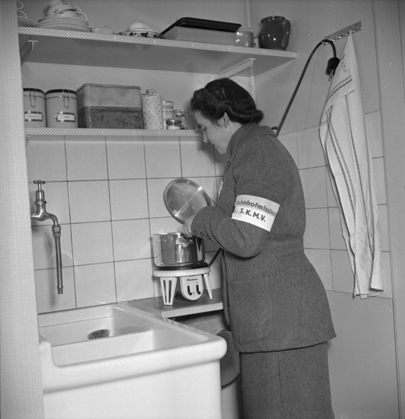 New parlour of Female friends for young girs at Zurich main station 1947