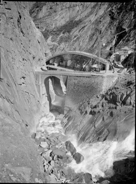 New bridge in the Schöllenen ravine under construction, 1955