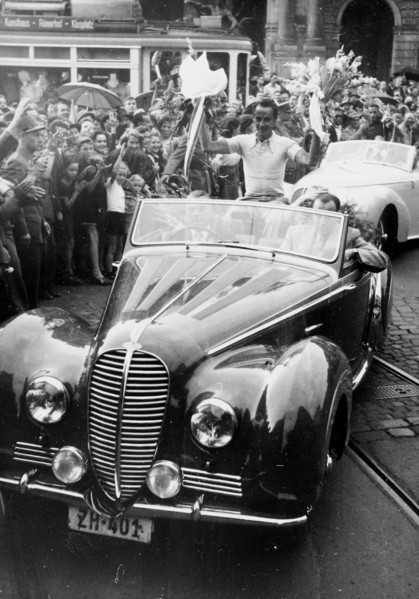 Reception for Giro d'Italia winner Hugo Koblet in Zurich 1950.