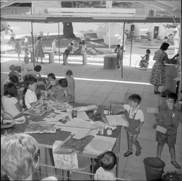 SAFFA 1958: children painting.