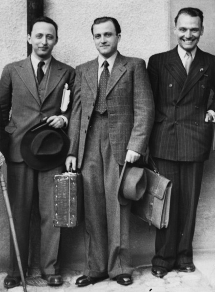Begnadigung von David Frankfurter. vlnr Dr. Veit Wyler, David Frankfurter, Dr. Georges Brunschvig.
