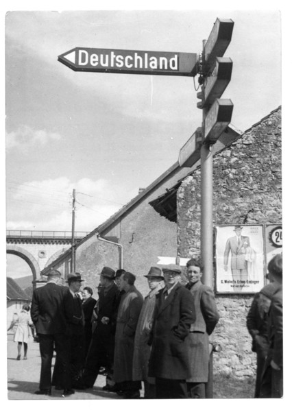 German emigrants in Switzerland, at the border Koblenz-Waldshut 1945.