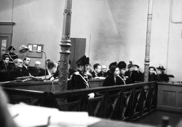 Trial of Maria Popescu, accused of murder by poisoning, around 1946.