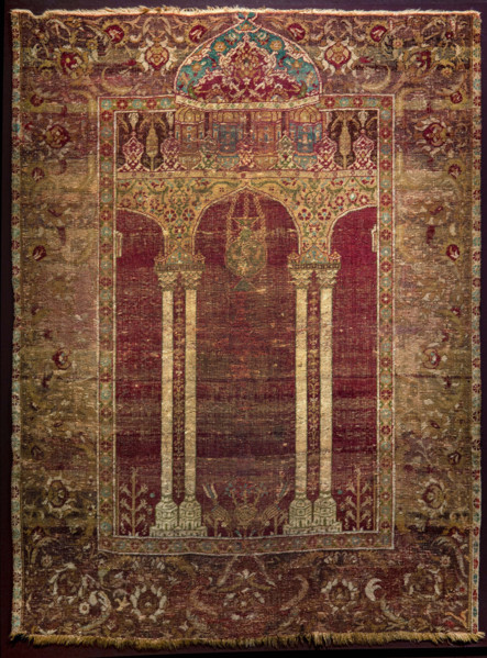 Egyptian manufacture "Ottoman Cairo column prayer" 16th century, 165 x 125 cm carpet with wool pile