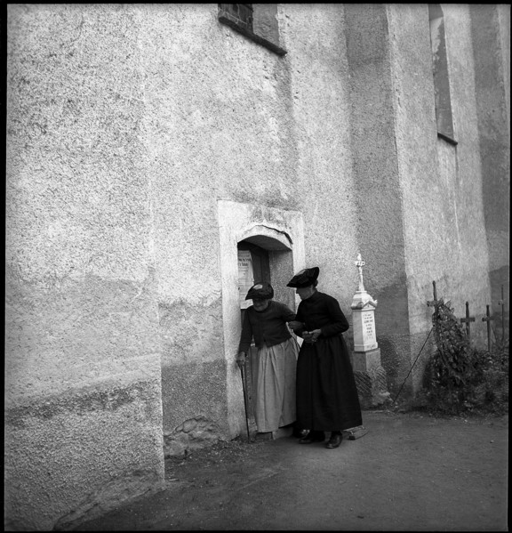 Women in Vissoie, Valais 1941.