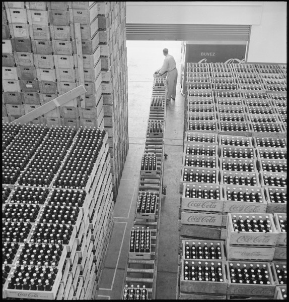 Lausanne, Coca-Cola bottling plant, crate; 1949.