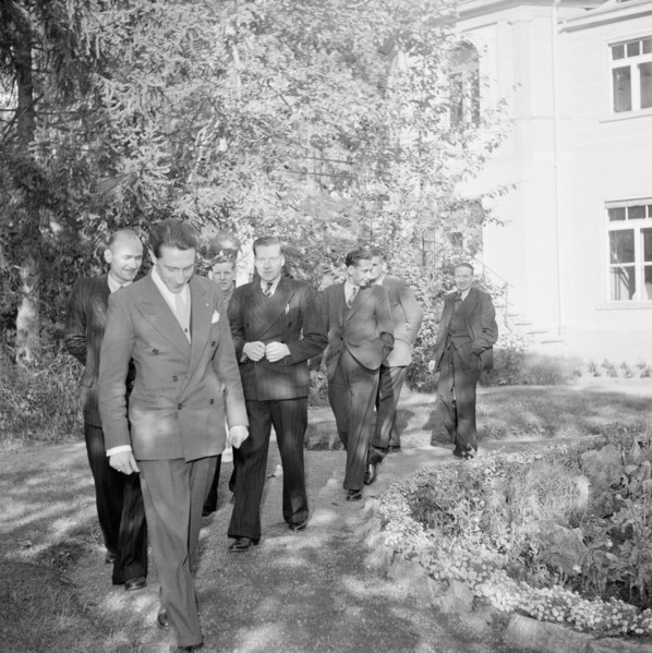 Davos, convalescence of english patients, recuperation; 1945.