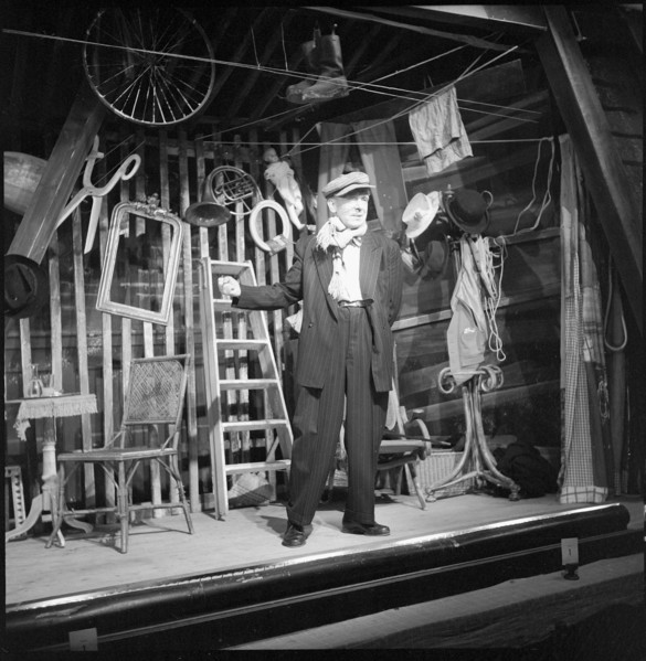 Arnold Kubler on the Gasthof Hirschen stage, 1956.