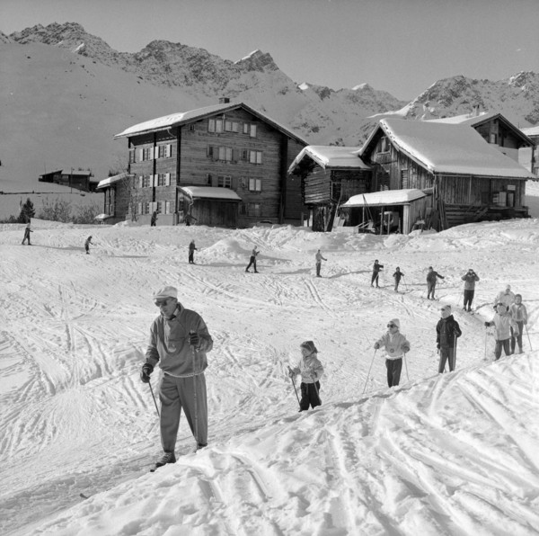 Children ski school in Arosa 1957.
