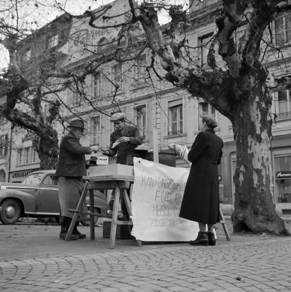 High school pupil for Hungary: chestnut stall, Aarau 1957.