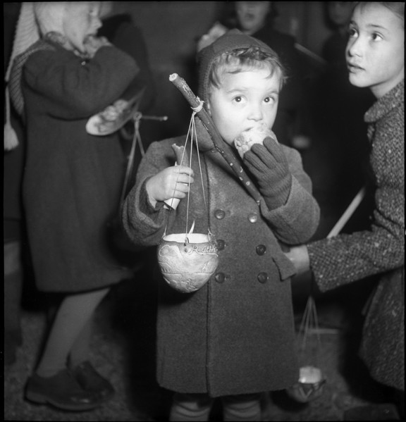 Rabeliechtli procession in Zurich, 1948.