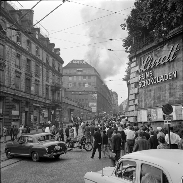 Fire in Cinema Capitol, Weinbergstrasse, 1962.