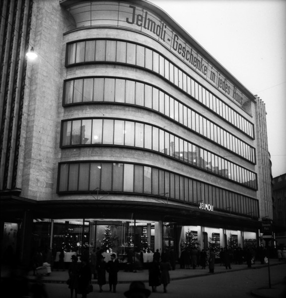 Jelmoli, 1944.