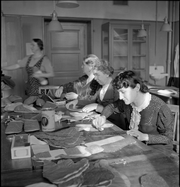 Women during World War 2; school for women's work; 1939.