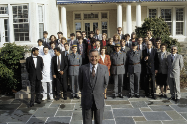 Carlo Jagmetti and employees of the embassy.
