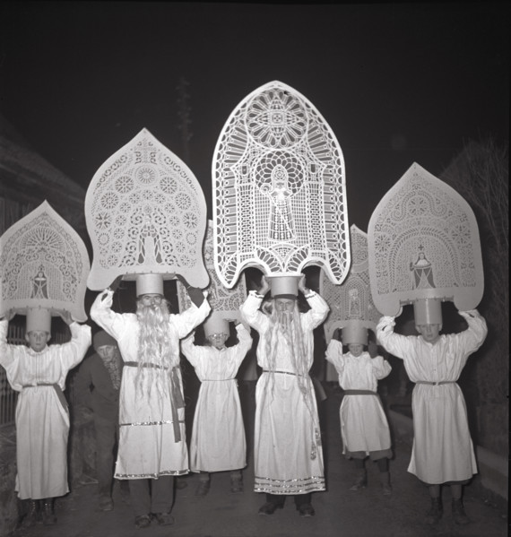 Procession of the light clauses in Kuessnacht in 1940.