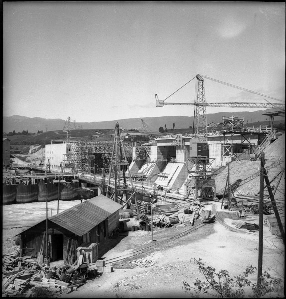 Large scale building site Verbois power station 1942