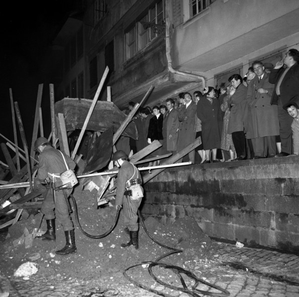 Civil defense training in Zug, 1958