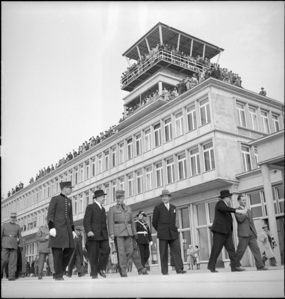 People at the reopening of Geneva International Airport in 1949