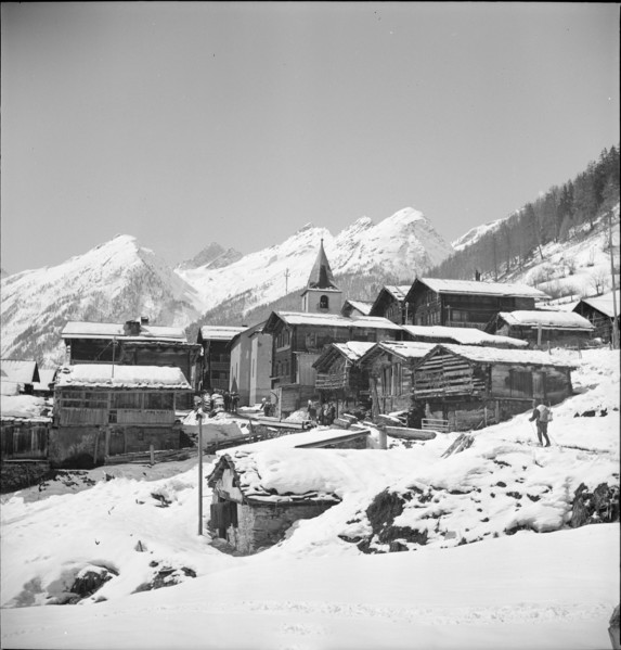 Soldiers in Blatten, Lötschental, 1940