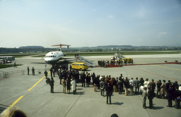 Arrival Elizabeth II, Zurich Airport 1980