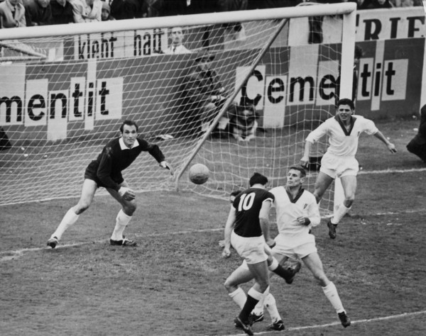 Cup final 1965: FC Sion - Servette Geneva; Vidinic, Vonlanthen, Rösch, Jungo