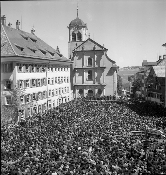 Trogen: Ausserrhoden voter's meeting 1946