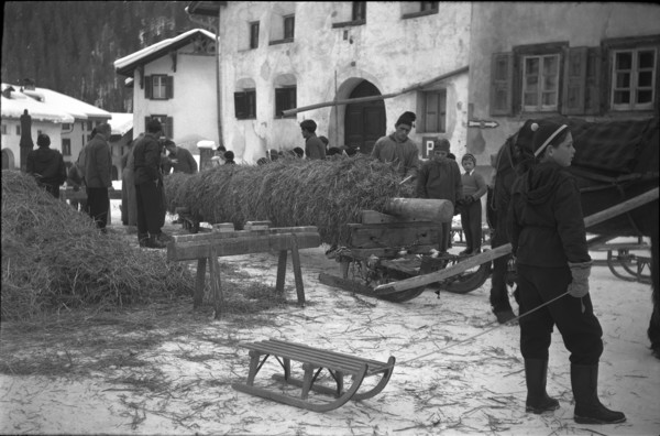 Preparations of the burning of Hom Strom in Scuol, 1959