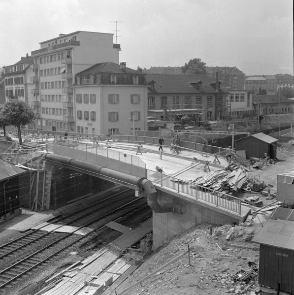 Neustadt bridge under construction; 1959