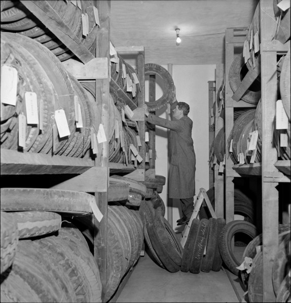 Recycling, Collection of used tires; 1943