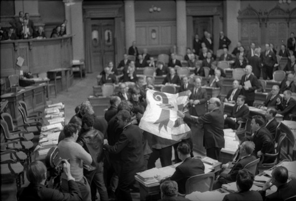 The Béliers group intruding the Federal Palace, 1968